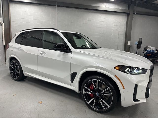 2025 BMW X5 M60i