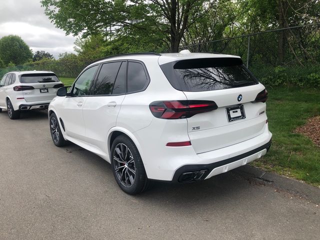 2025 BMW X5 M60i