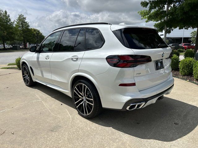 2025 BMW X5 M60i