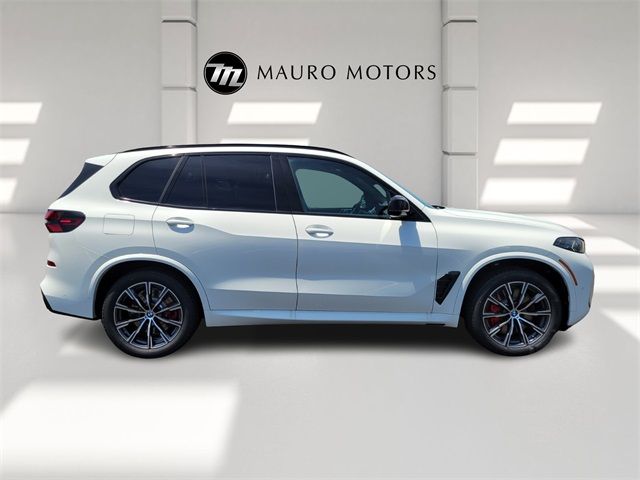 2025 BMW X5 M60i