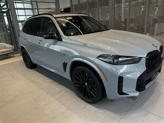 2025 BMW X5 M60i