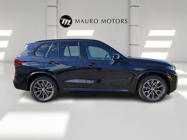 2025 BMW X5 M60i