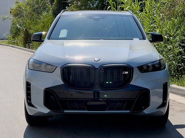 2025 BMW X5 M60i