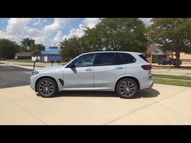 2025 BMW X5 M60i