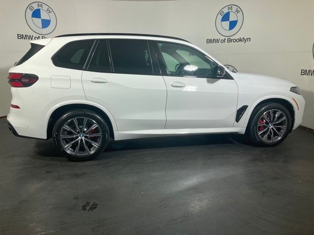 2025 BMW X5 M60i