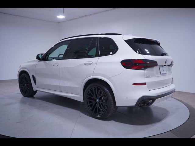 2025 BMW X5 M60i