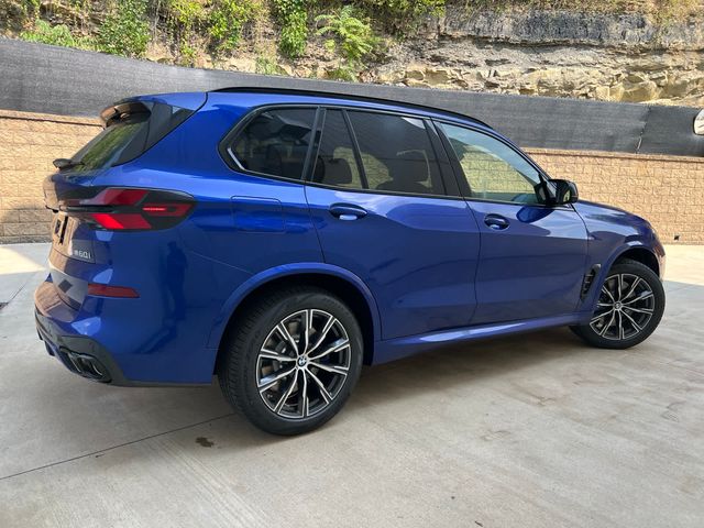 2025 BMW X5 M60i