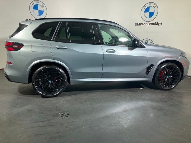 2025 BMW X5 M60i