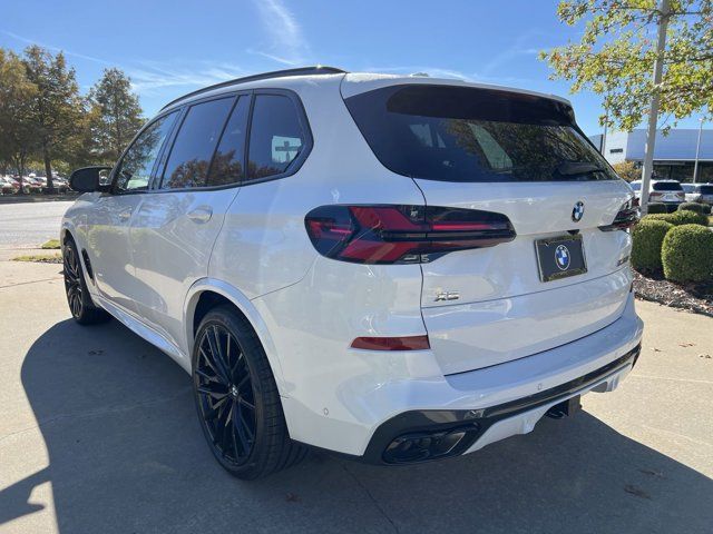 2025 BMW X5 M60i