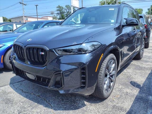 2025 BMW X5 M60i