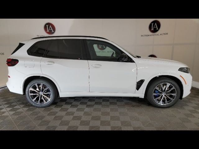 2025 BMW X5 M60i