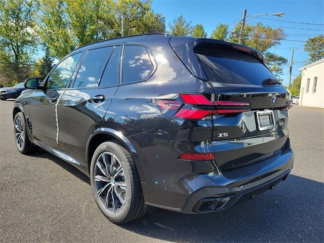 2025 BMW X5 M60i