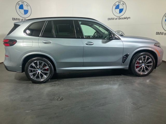 2025 BMW X5 M60i