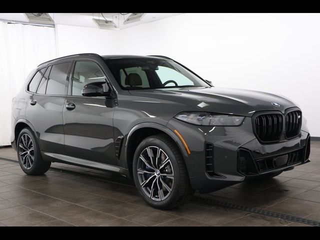 2025 BMW X5 M60i