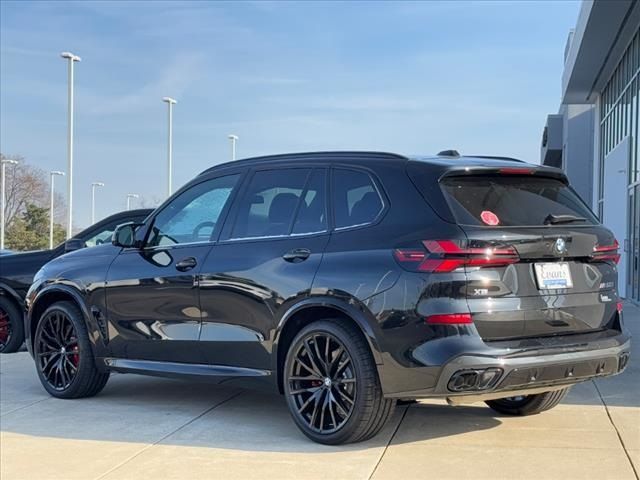 2025 BMW X5 M60i