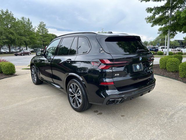 2025 BMW X5 M60i