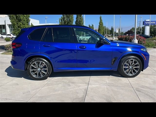 2025 BMW X5 M60i