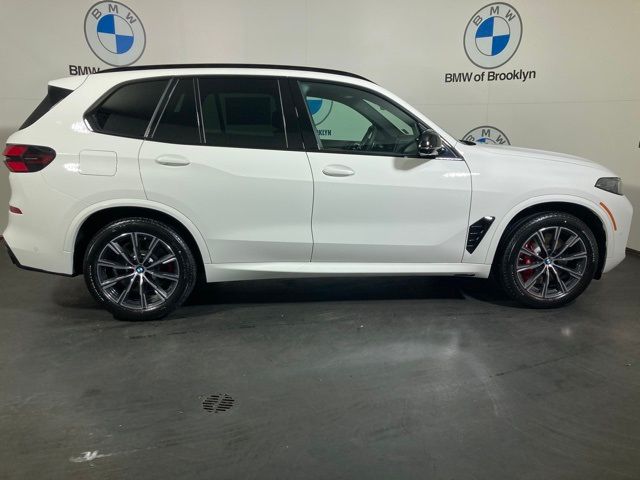 2025 BMW X5 M60i