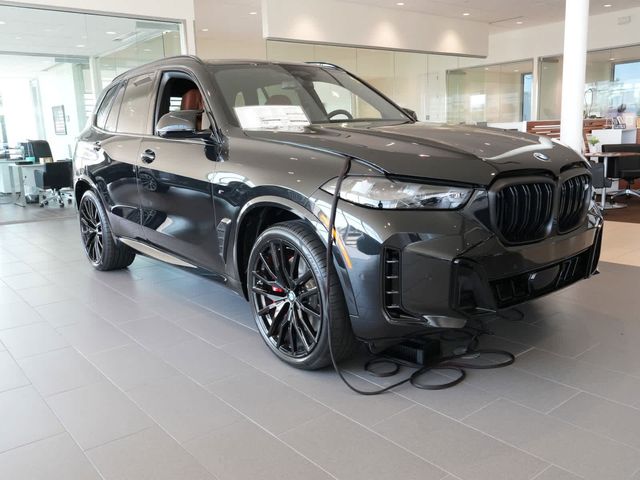 2025 BMW X5 M60i