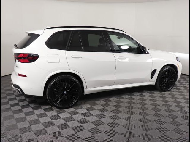 2025 BMW X5 M60i