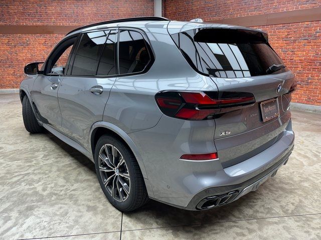 2025 BMW X5 M60i