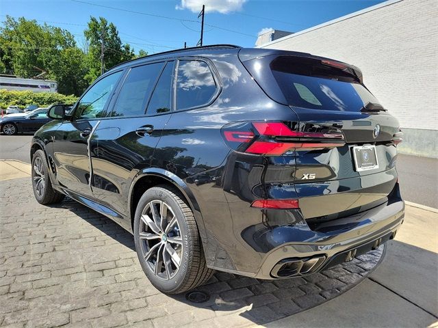 2025 BMW X5 M60i