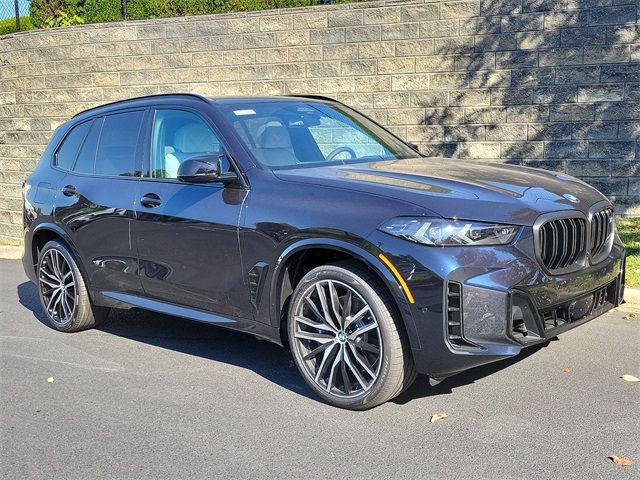 2025 BMW X5 M60i