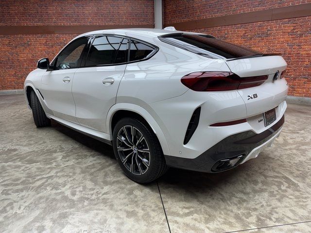 2025 BMW X6 xDrive40i