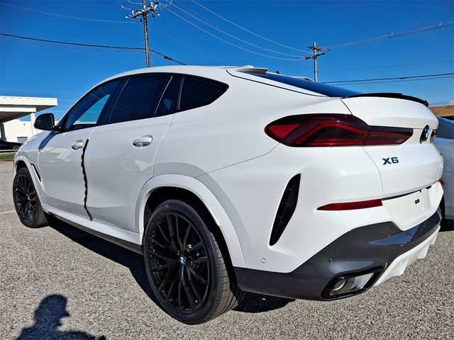 2025 BMW X6 xDrive40i