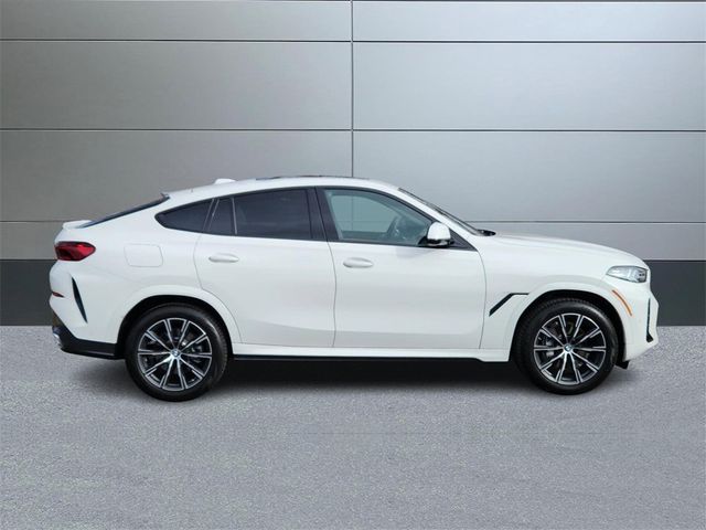 2025 BMW X6 xDrive40i