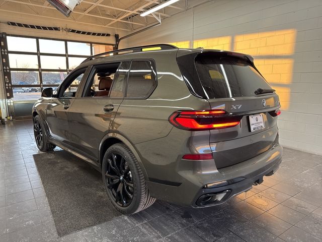 2025 BMW X7 xDrive40i