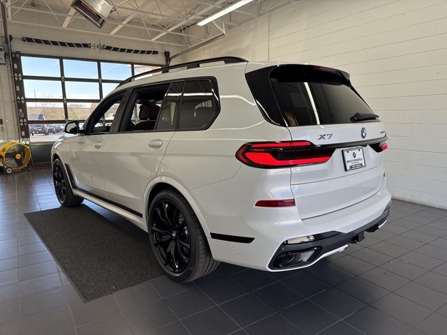 2025 BMW X7 xDrive40i