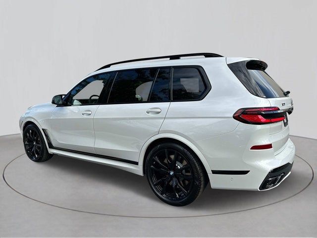 2025 BMW X7 M60i