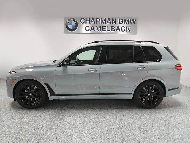 2025 BMW X7 M60i