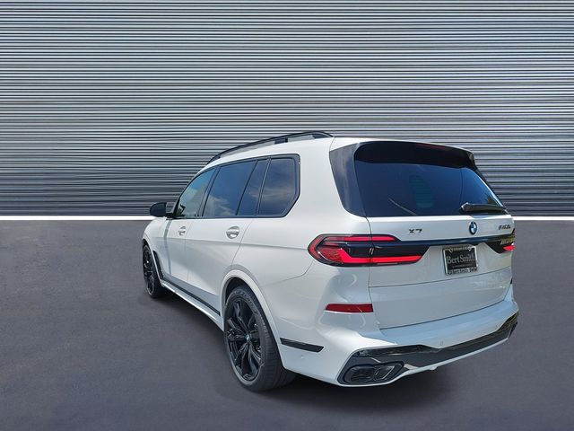 2025 BMW X7 M60i