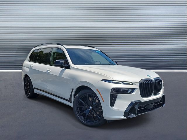 2025 BMW X7 M60i