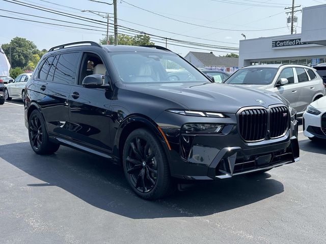 2025 BMW X7 M60i