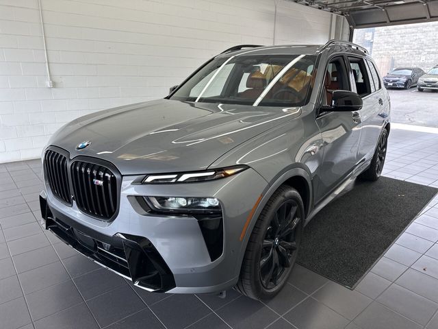 2025 BMW X7 M60i