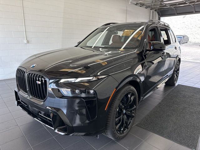 2025 BMW X7 M60i