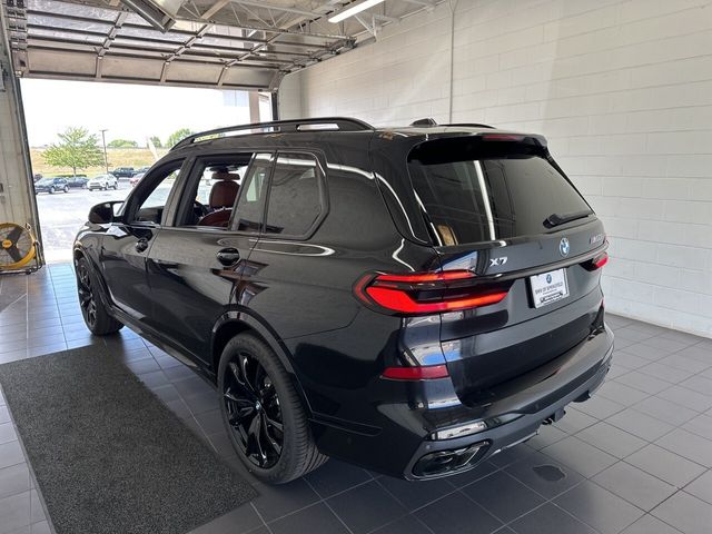 2025 BMW X7 M60i