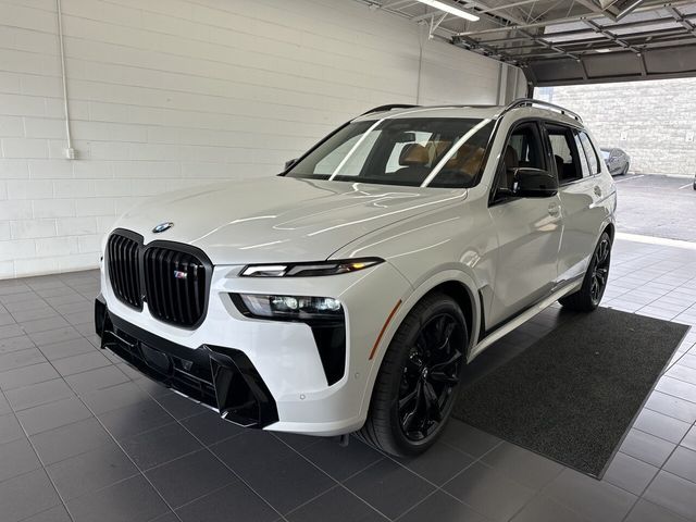 2025 BMW X7 M60i