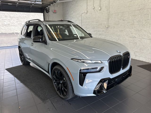 2025 BMW X7 M60i