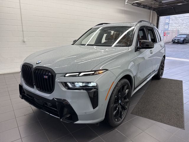 2025 BMW X7 M60i