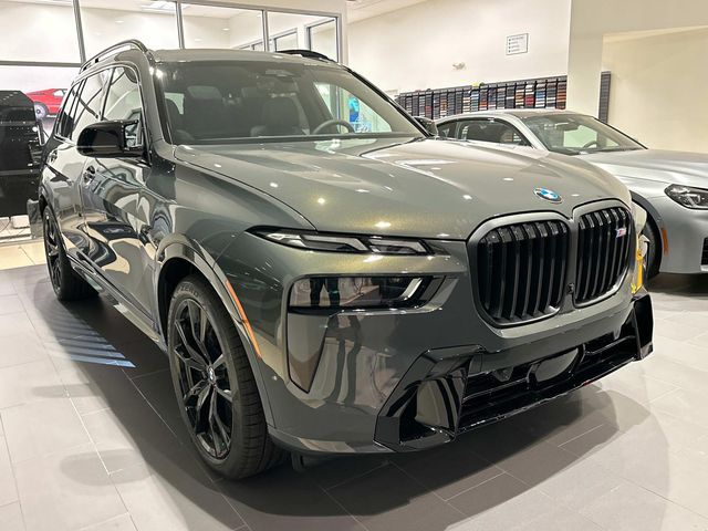 2025 BMW X7 M60i