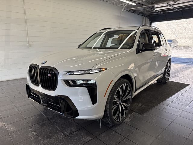 2025 BMW X7 M60i