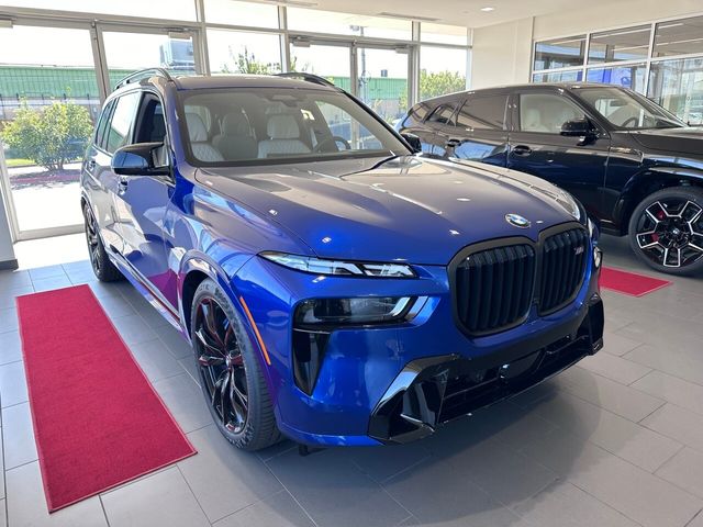 2025 BMW X7 M60i