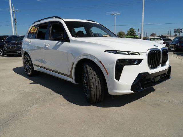 2025 BMW X7 M60i