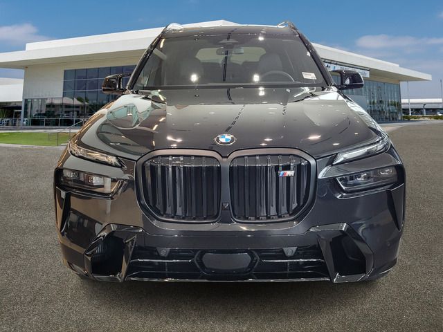 2025 BMW X7 M60i