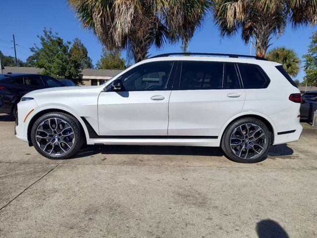 2025 BMW X7 M60i