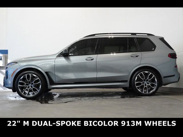 2025 BMW X7 M60i